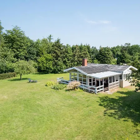 Strandholmen Xi 度假居 *